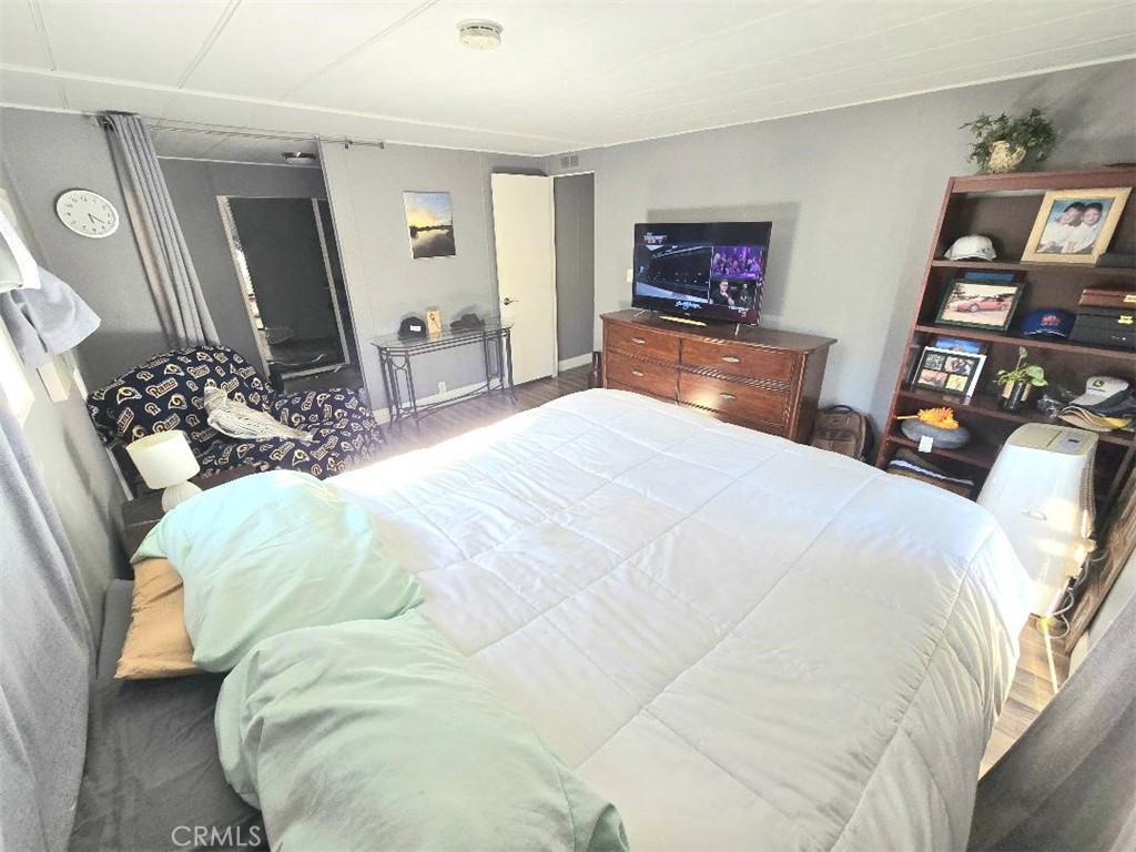 MLS #OC25273407 image #17