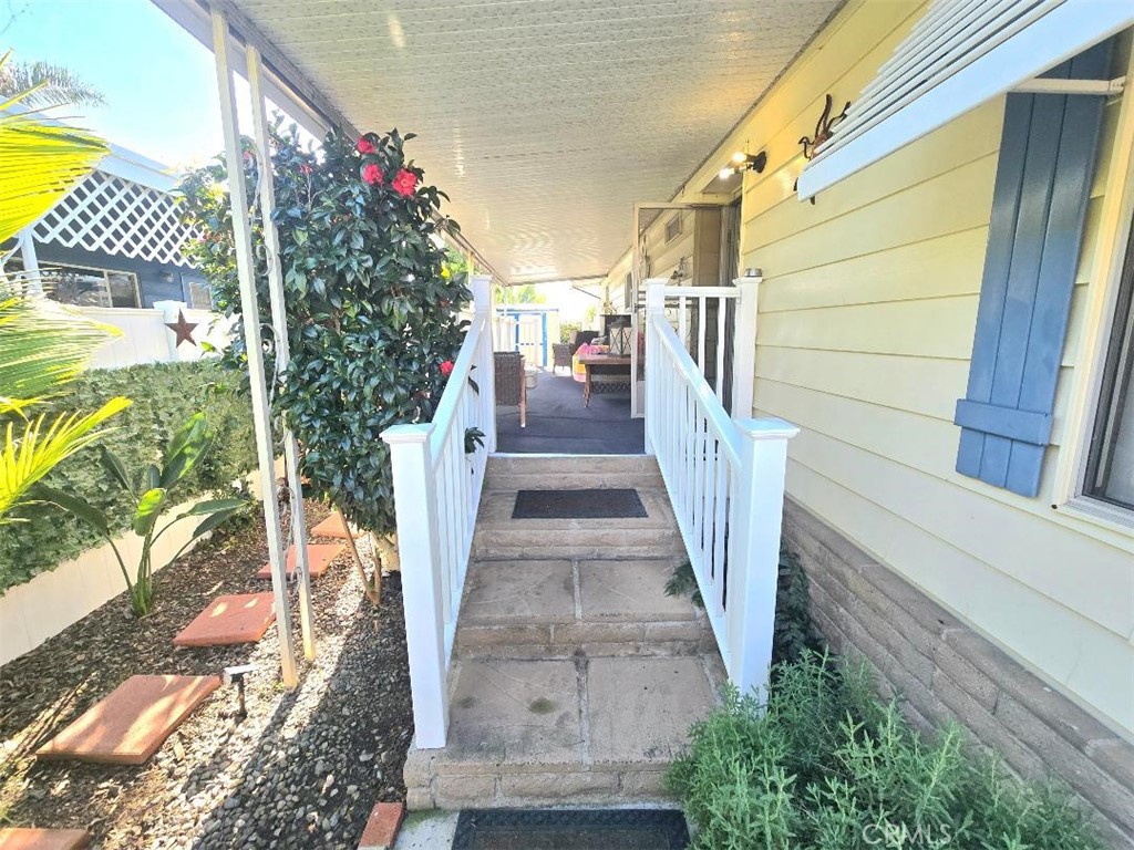 MLS #OC25273407 image #27