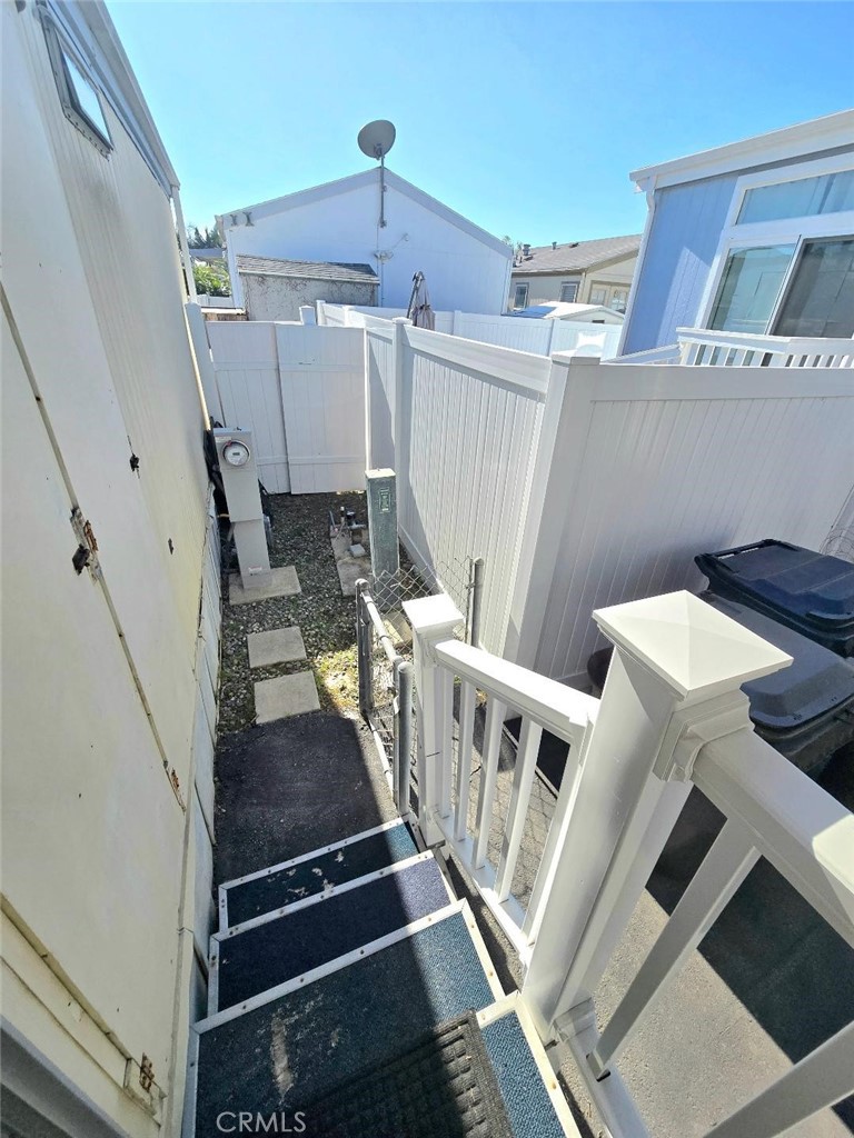 MLS #OC25273407 image #32