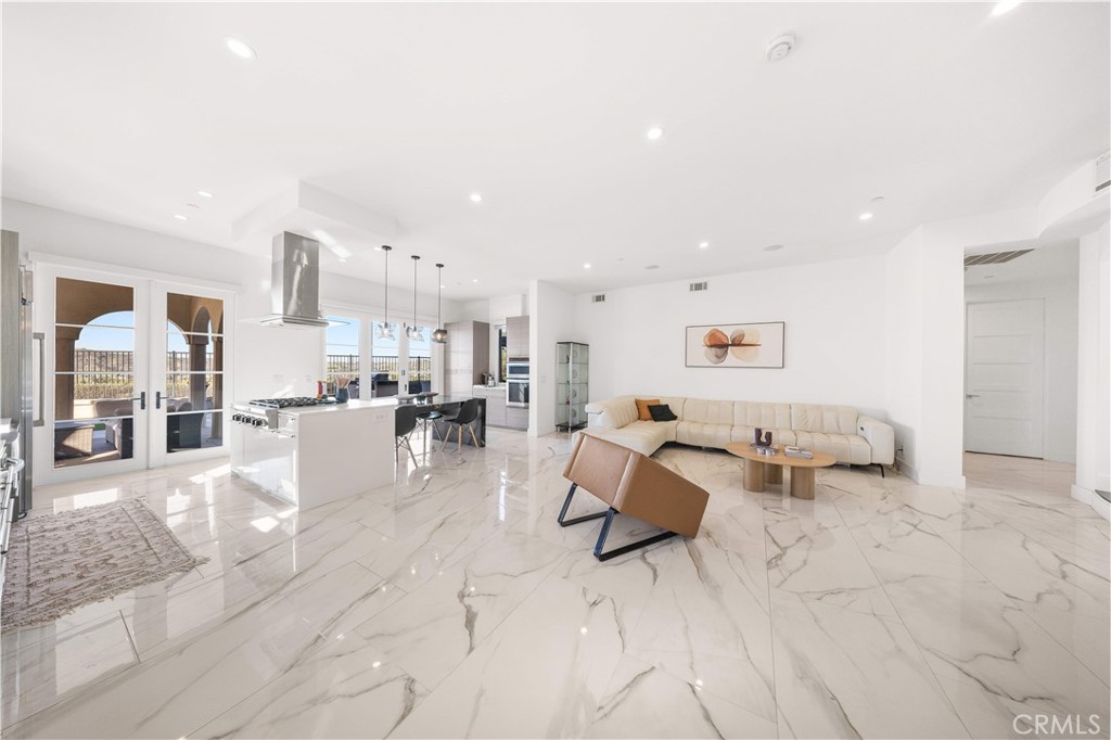 MLS #OC25273449 image #10