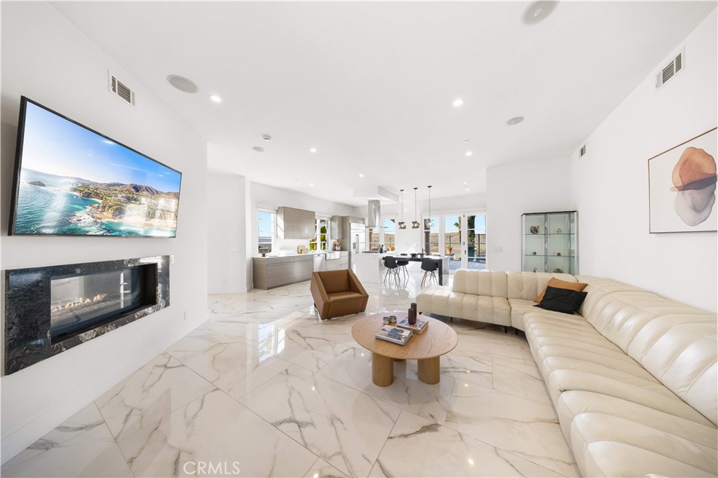 MLS #OC25273449 image #15