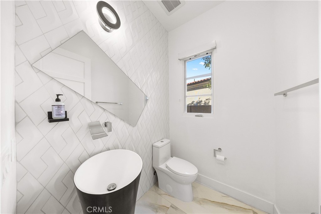 MLS #OC25273449 image #16