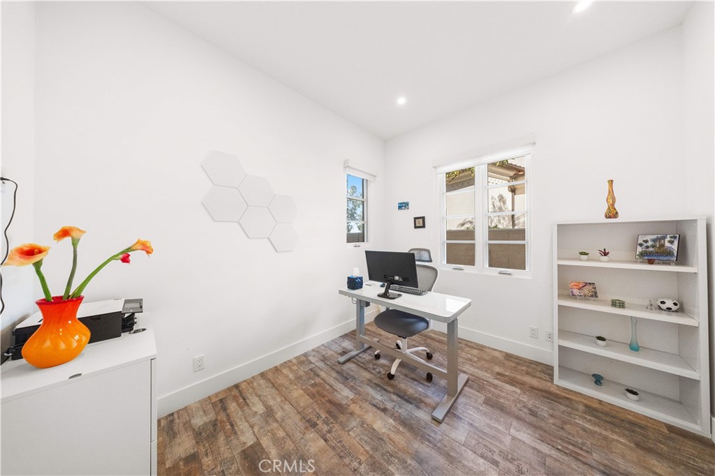 MLS #OC25273449 image #17