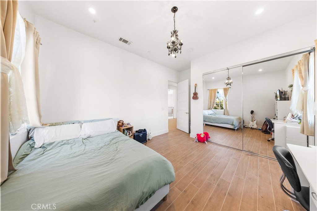 MLS #OC25273449 image #29