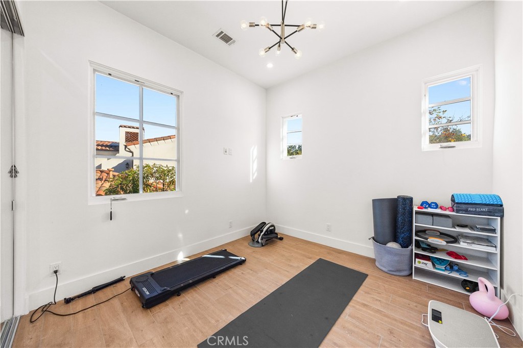 MLS #OC25273449 image #31