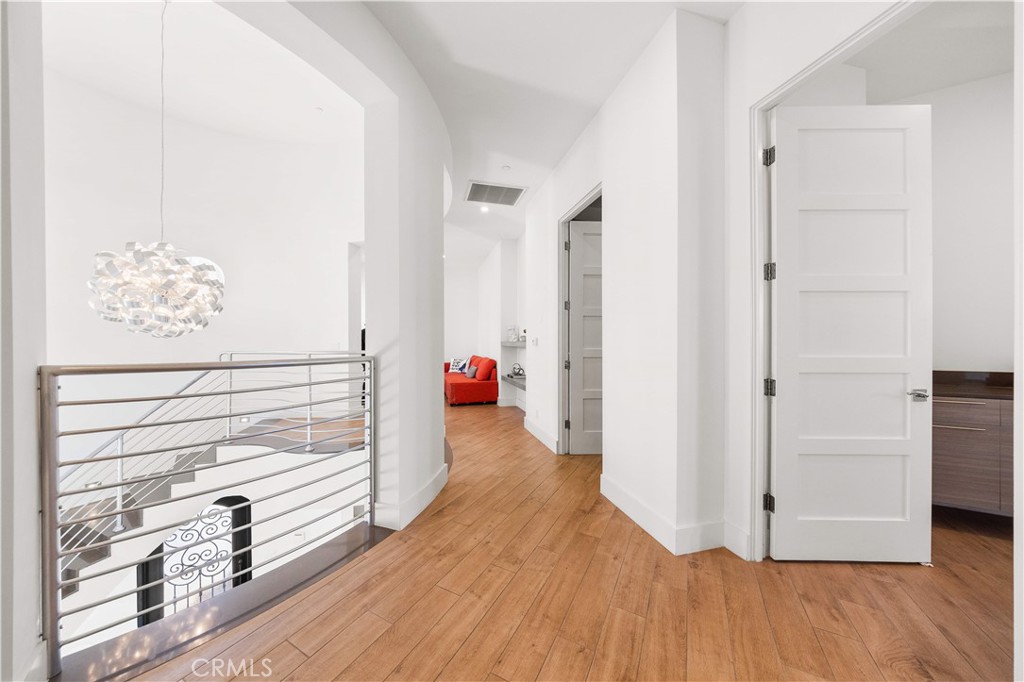 MLS #OC25273449 image #32