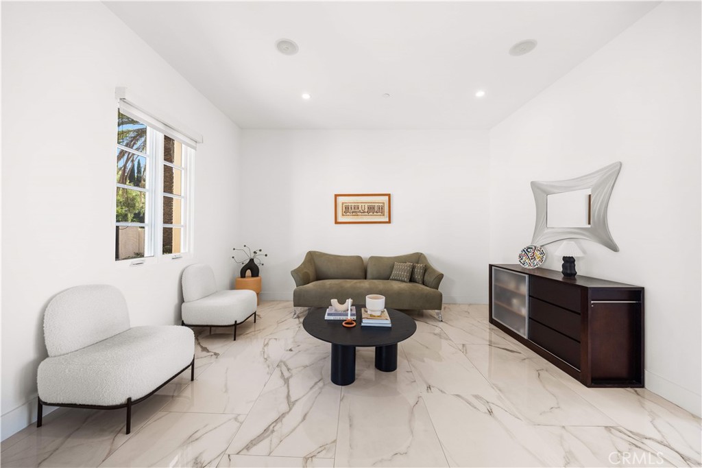 MLS #OC25273449 image #7