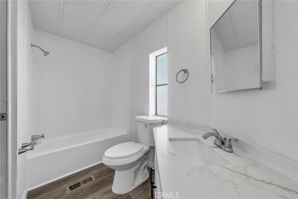 MLS #OC25273469 image #43