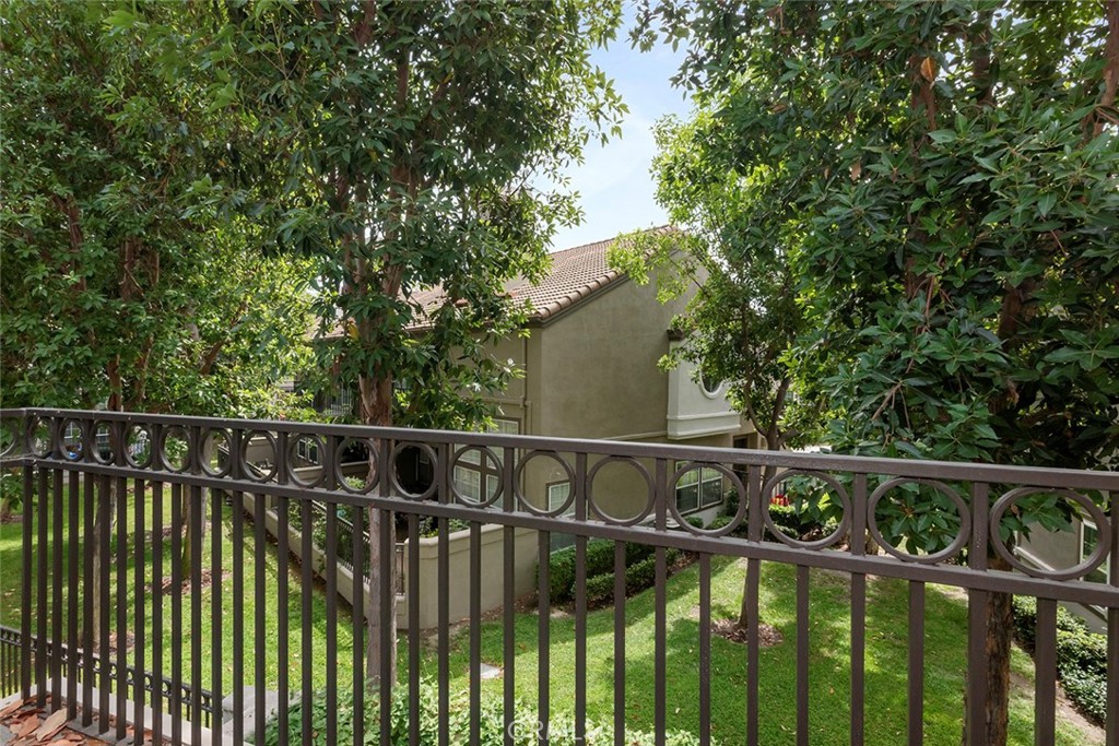 MLS #OC25273486 image #24