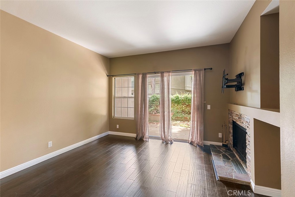 MLS #OC25273486 image #8