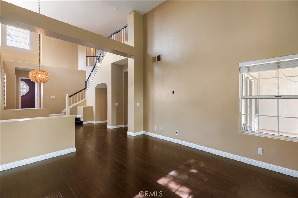 MLS #OC25273486 image #9