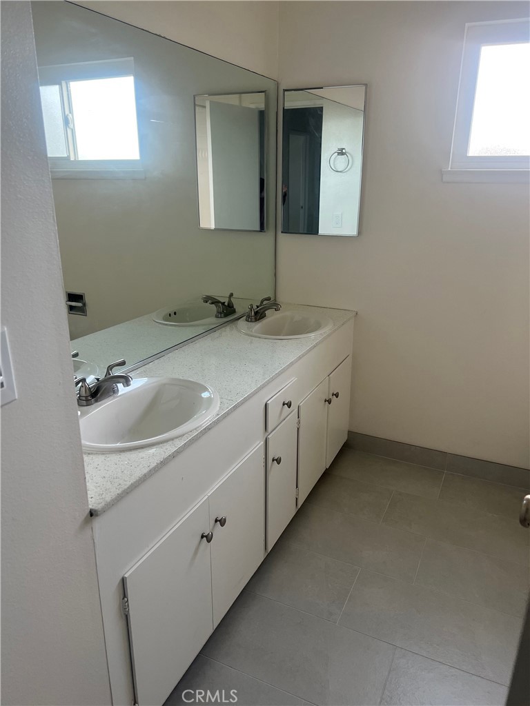 MLS #OC25273490 image #19