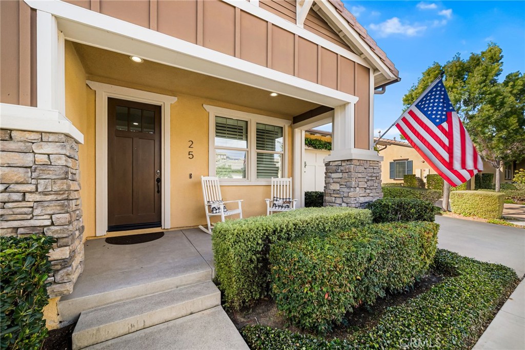 MLS #OC25273581 image #2