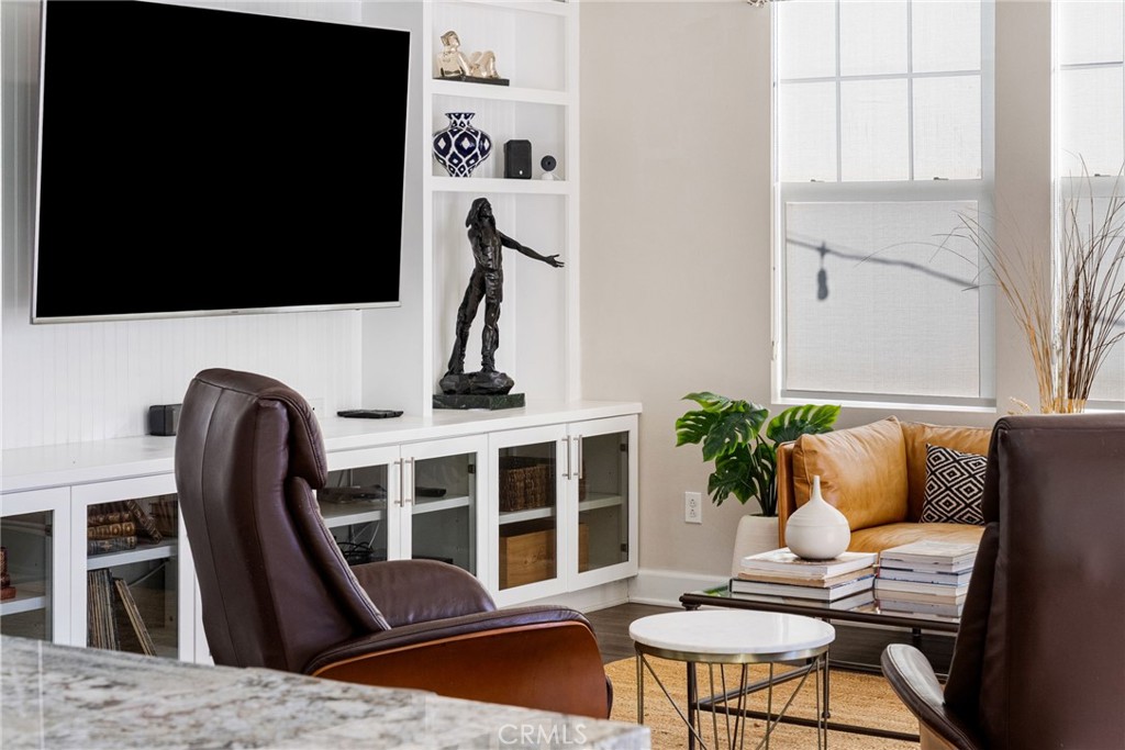 MLS #OC25273581 image #23