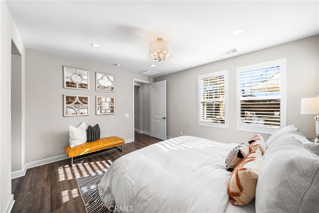 MLS #OC25273581 image #26