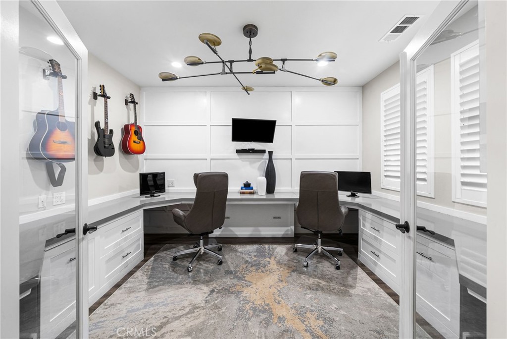 MLS #OC25273581 image #5