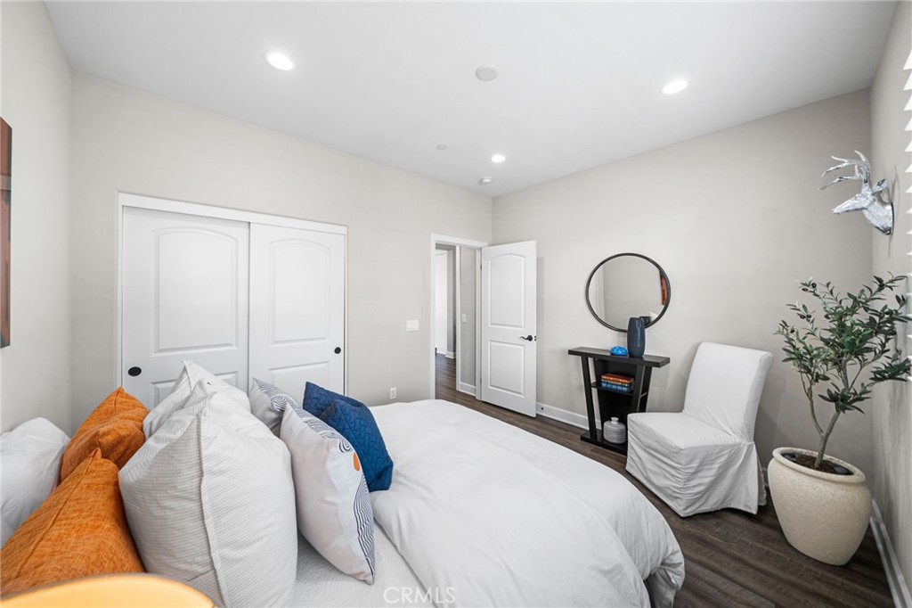 MLS #OC25273581 image #8