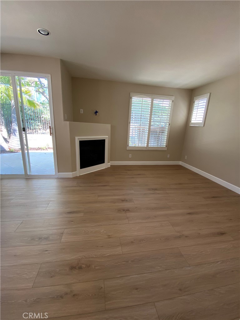 MLS #OC25273599 image #3