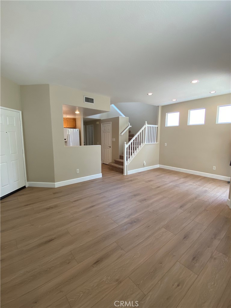 MLS #OC25273599 image #4