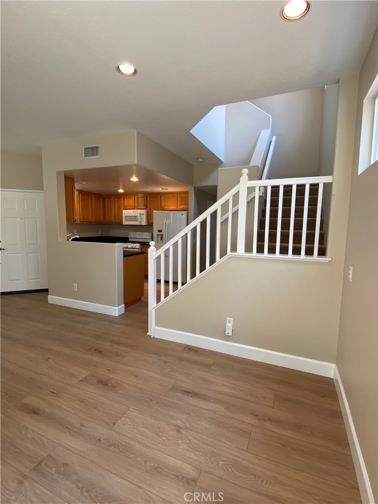 MLS #OC25273599 image #5