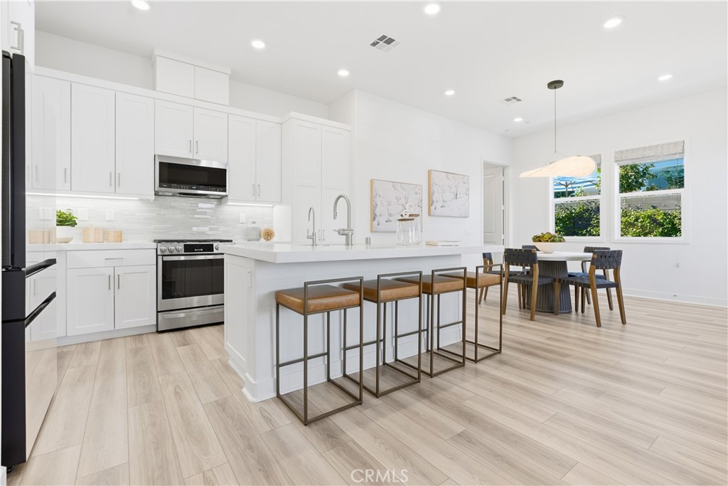 MLS #OC25273648 image #1