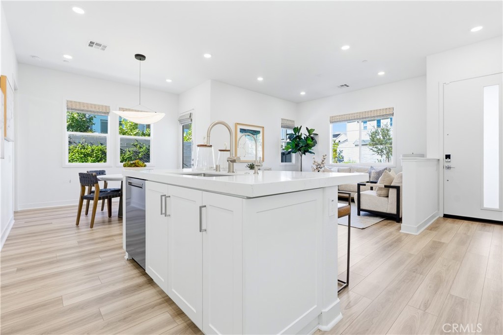 MLS #OC25273648 image #2