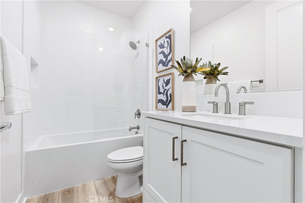 MLS #OC25273648 image #22