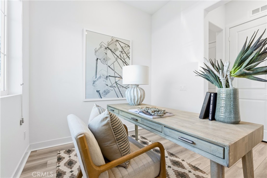 MLS #OC25273648 image #24