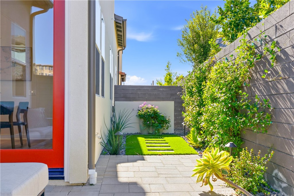 MLS #OC25273648 image #27