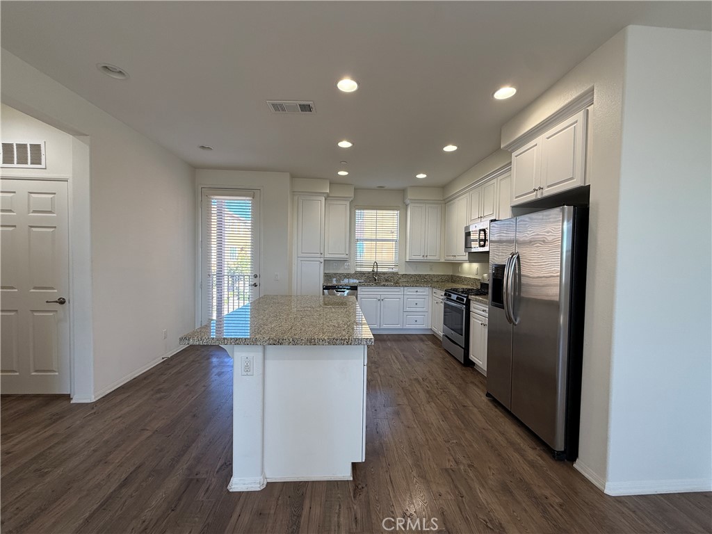 MLS #OC25273654 image #10