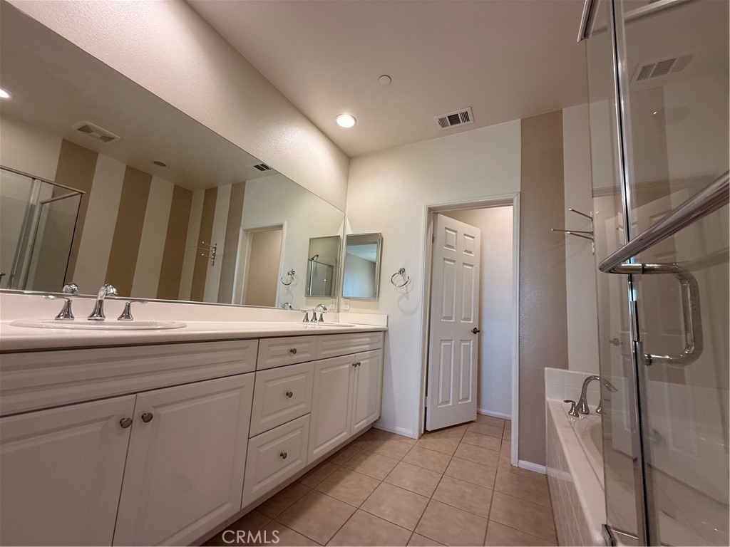 MLS #OC25273654 image #21