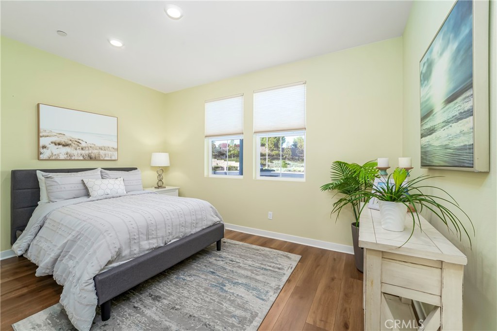 MLS #OC25273672 image #13