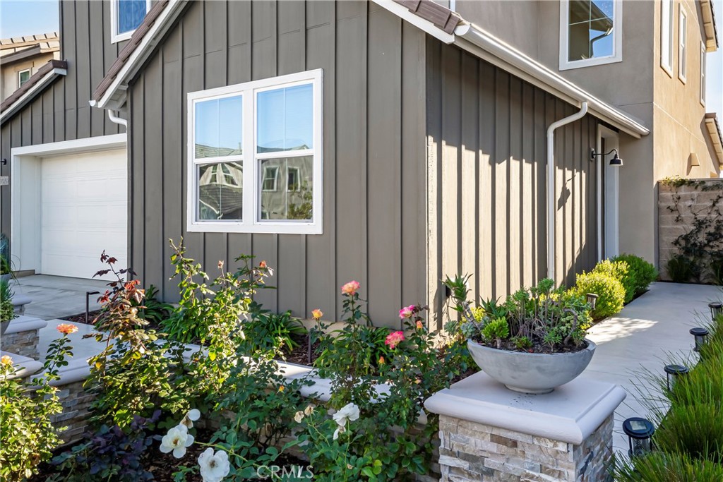 MLS #OC25273672 image #2