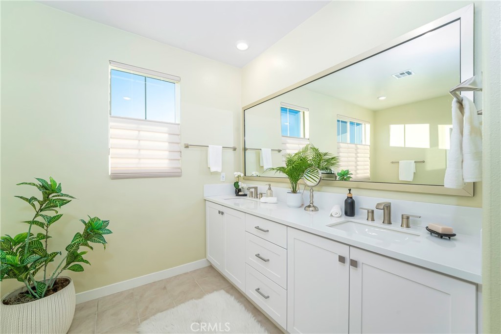 MLS #OC25273672 image #28