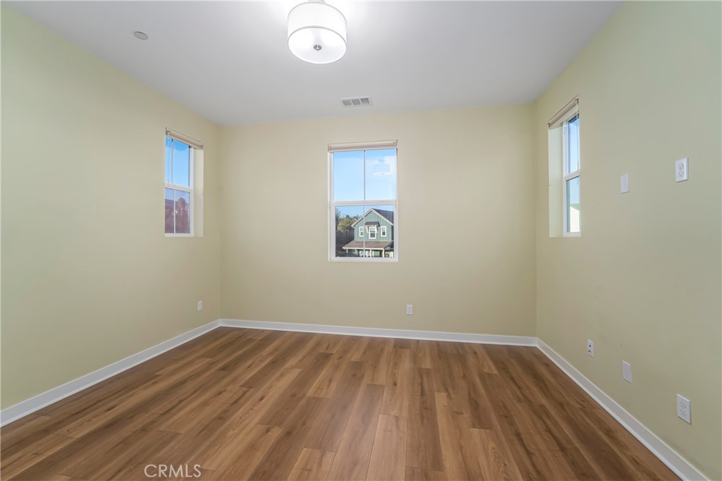 MLS #OC25273672 image #34