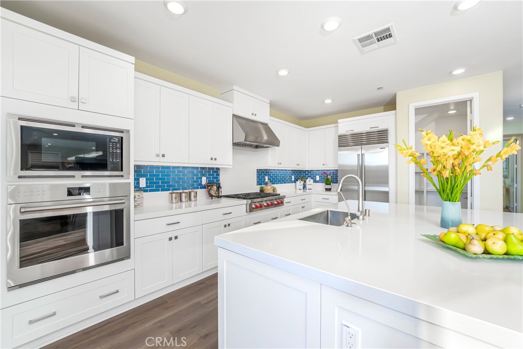 MLS #OC25273672 image #9