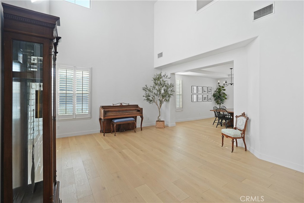 MLS #OC25273684 image #14