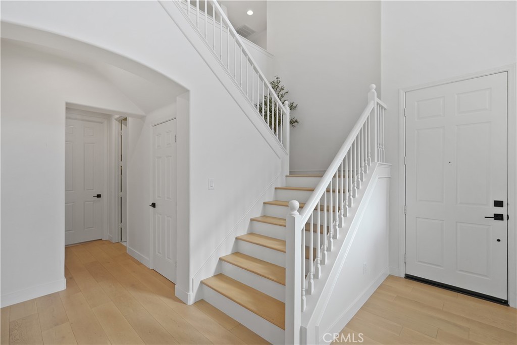 MLS #OC25273684 image #16