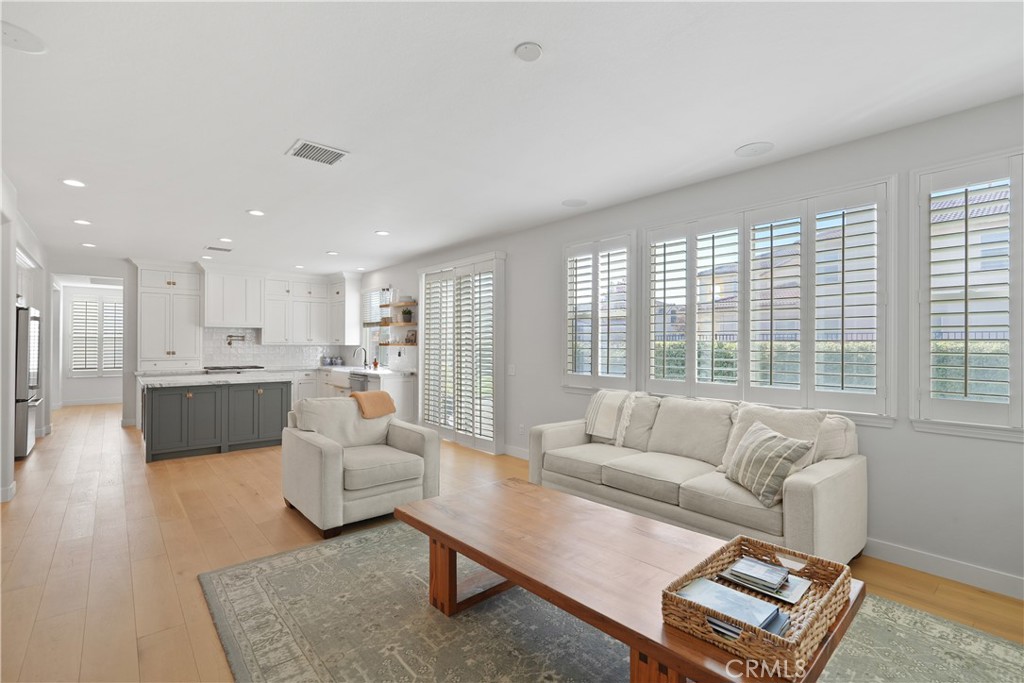 MLS #OC25273684 image #32