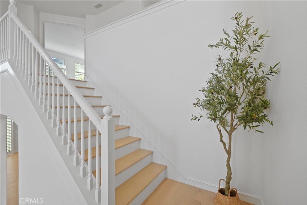 MLS #OC25273684 image #38