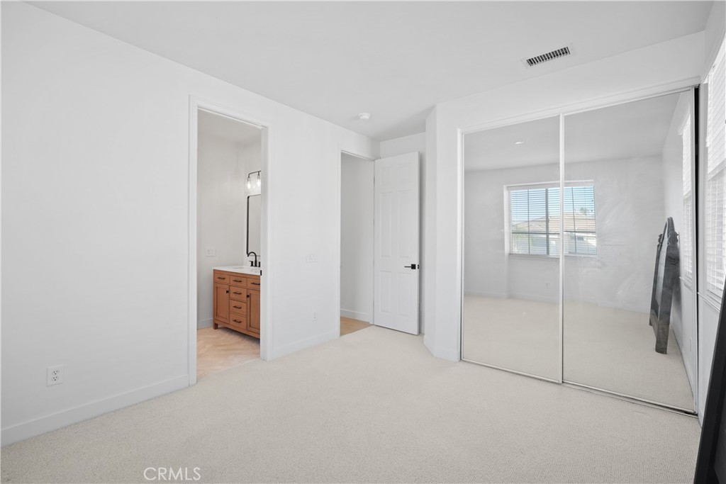 MLS #OC25273684 image #43