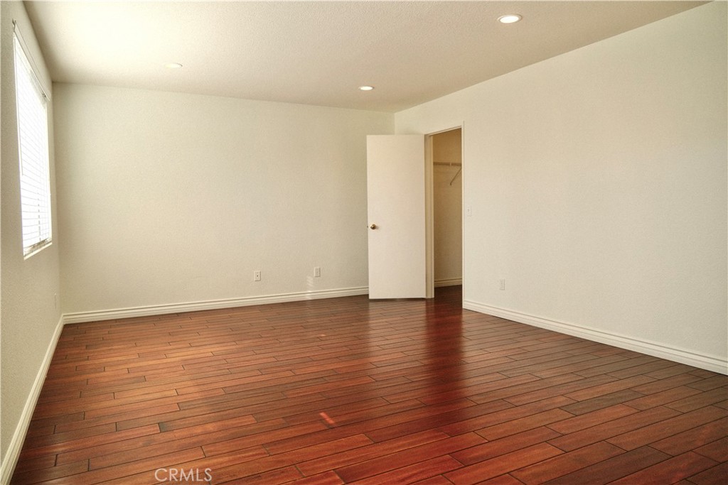 MLS #OC25273703 image #9