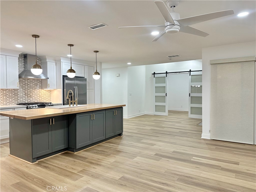 MLS #OC25273724 image #1