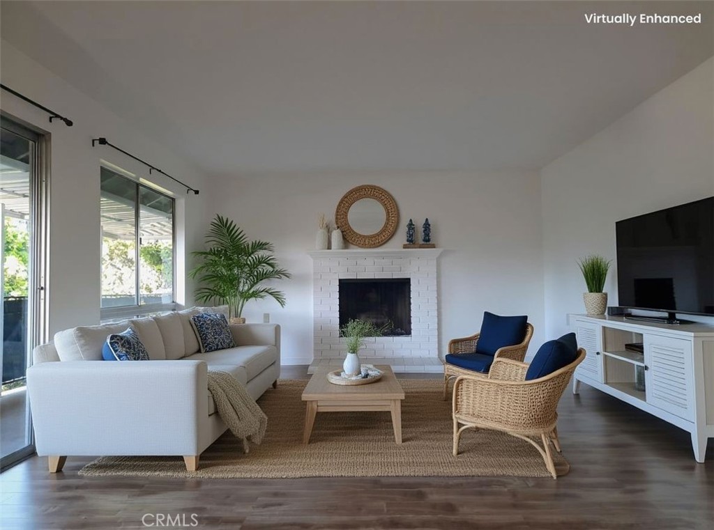 MLS #OC25273725 image #1