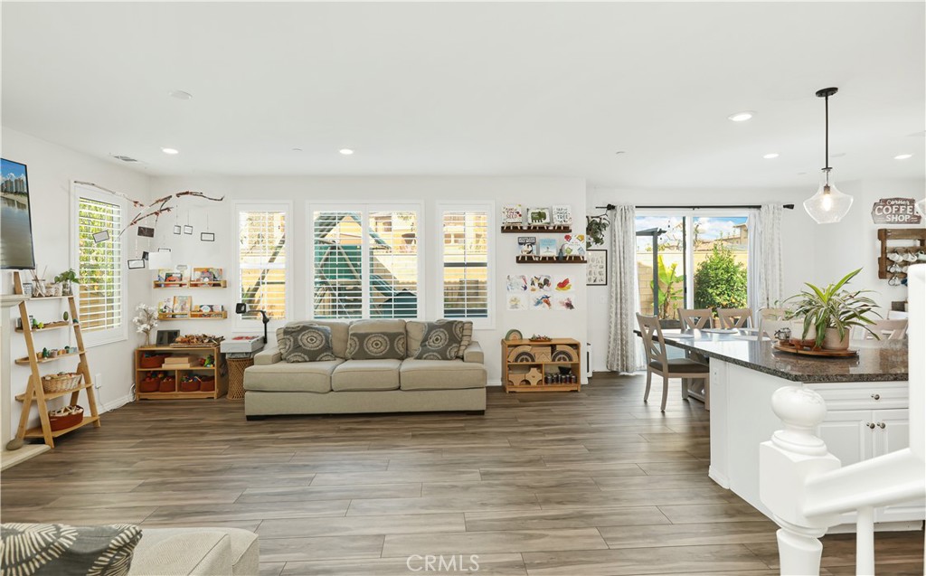 MLS #OC25273730 image #10