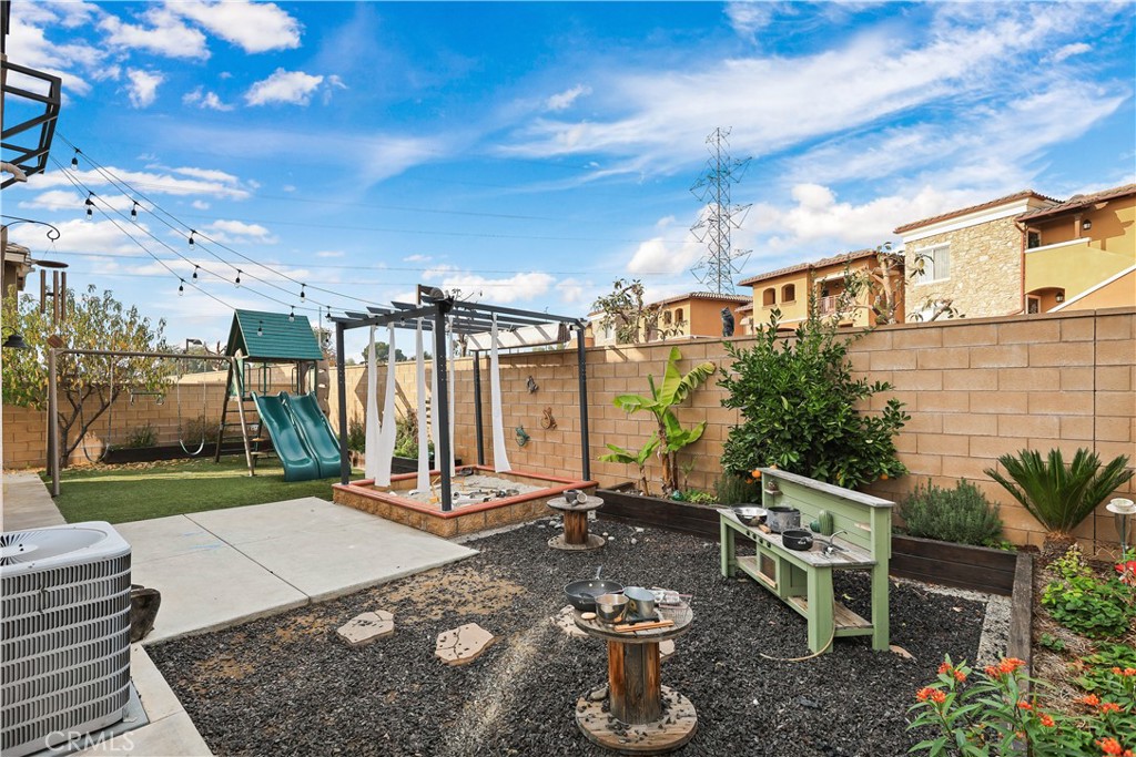 MLS #OC25273730 image #41