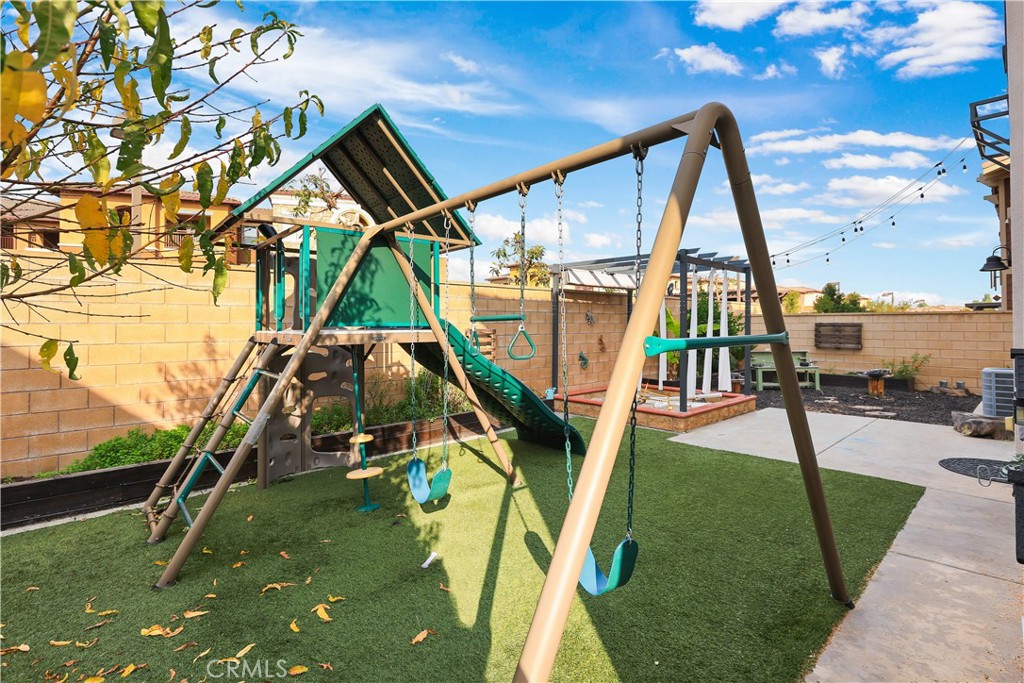 MLS #OC25273730 image #45