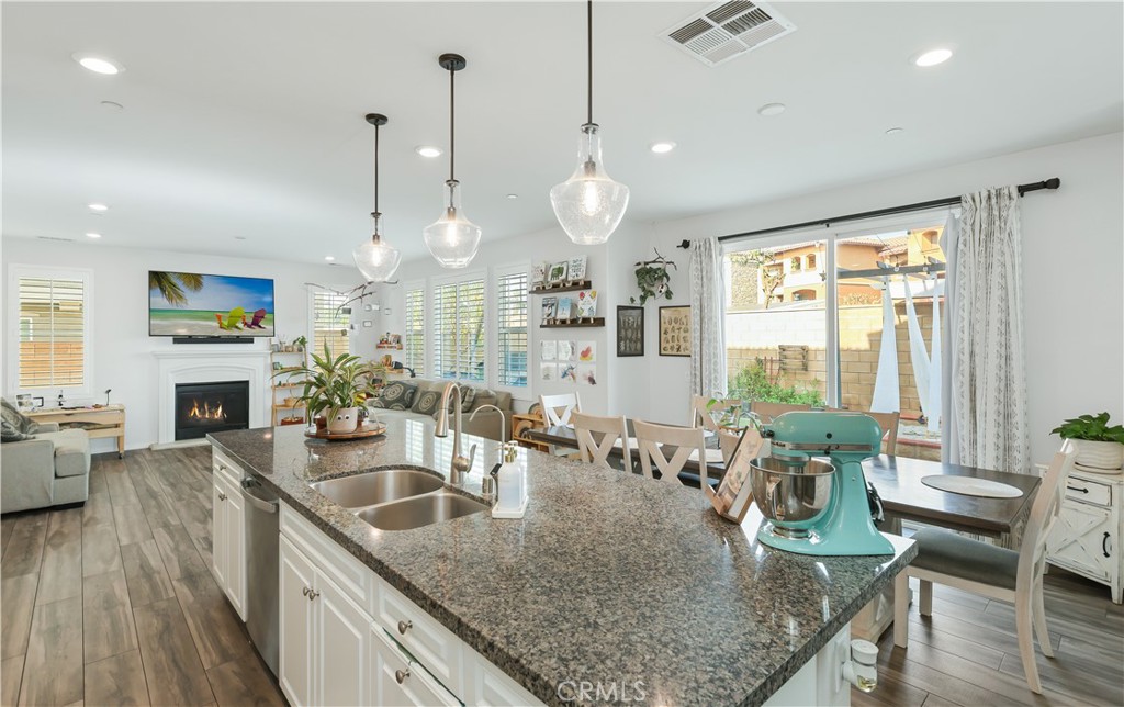 MLS #OC25273730 image #9