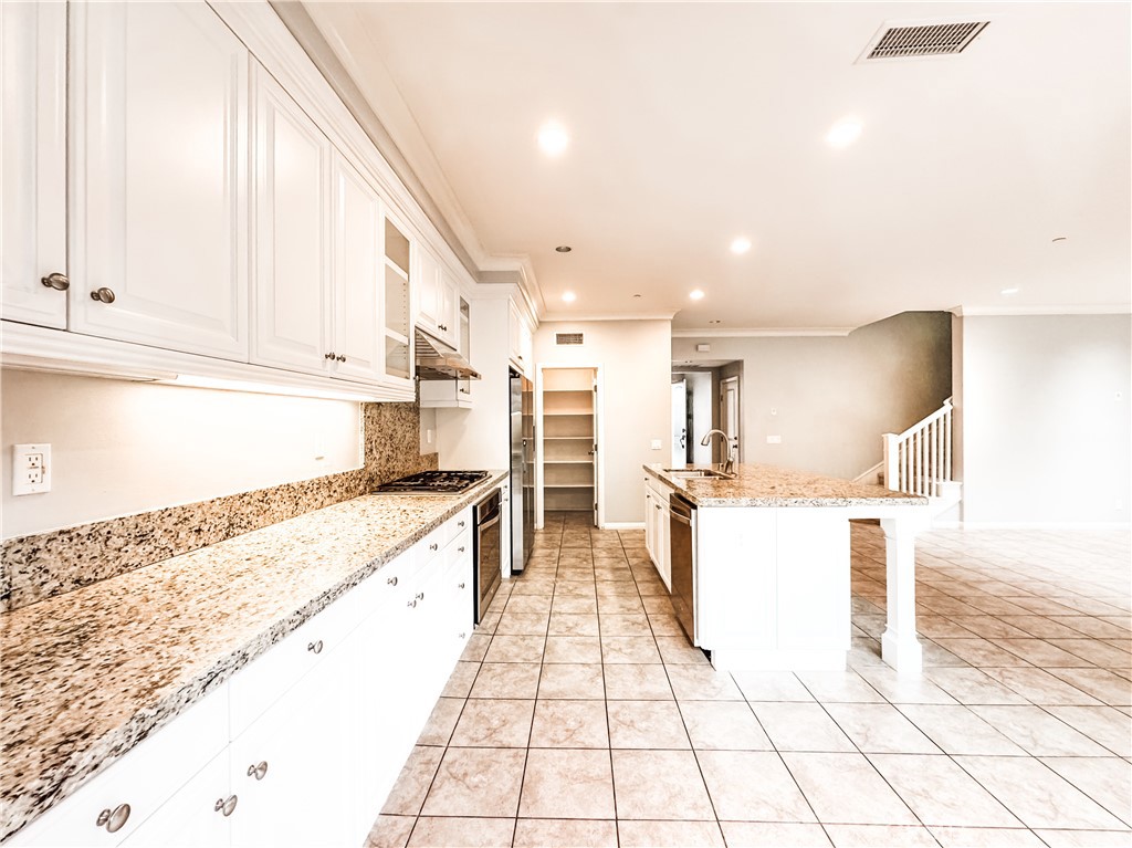 MLS #OC25273734 image #3