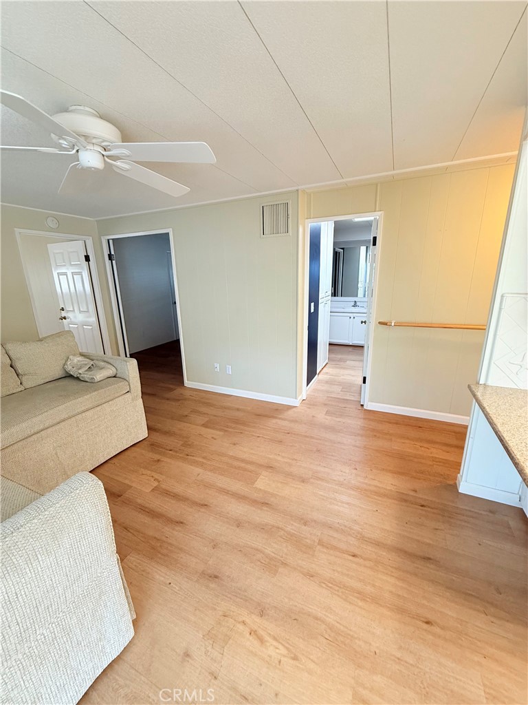 MLS #OC25273742 image #11